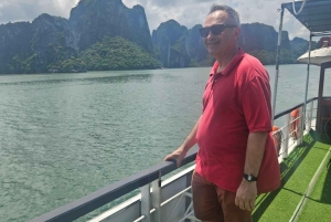 Hanoi: Ha Long Bay 1 dag/kleine groep en lunch