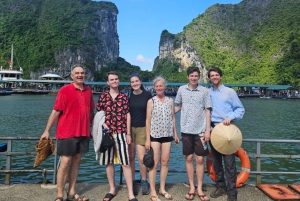 Hanoi: Ha Long Bay 1 dag/kleine groep en lunch
