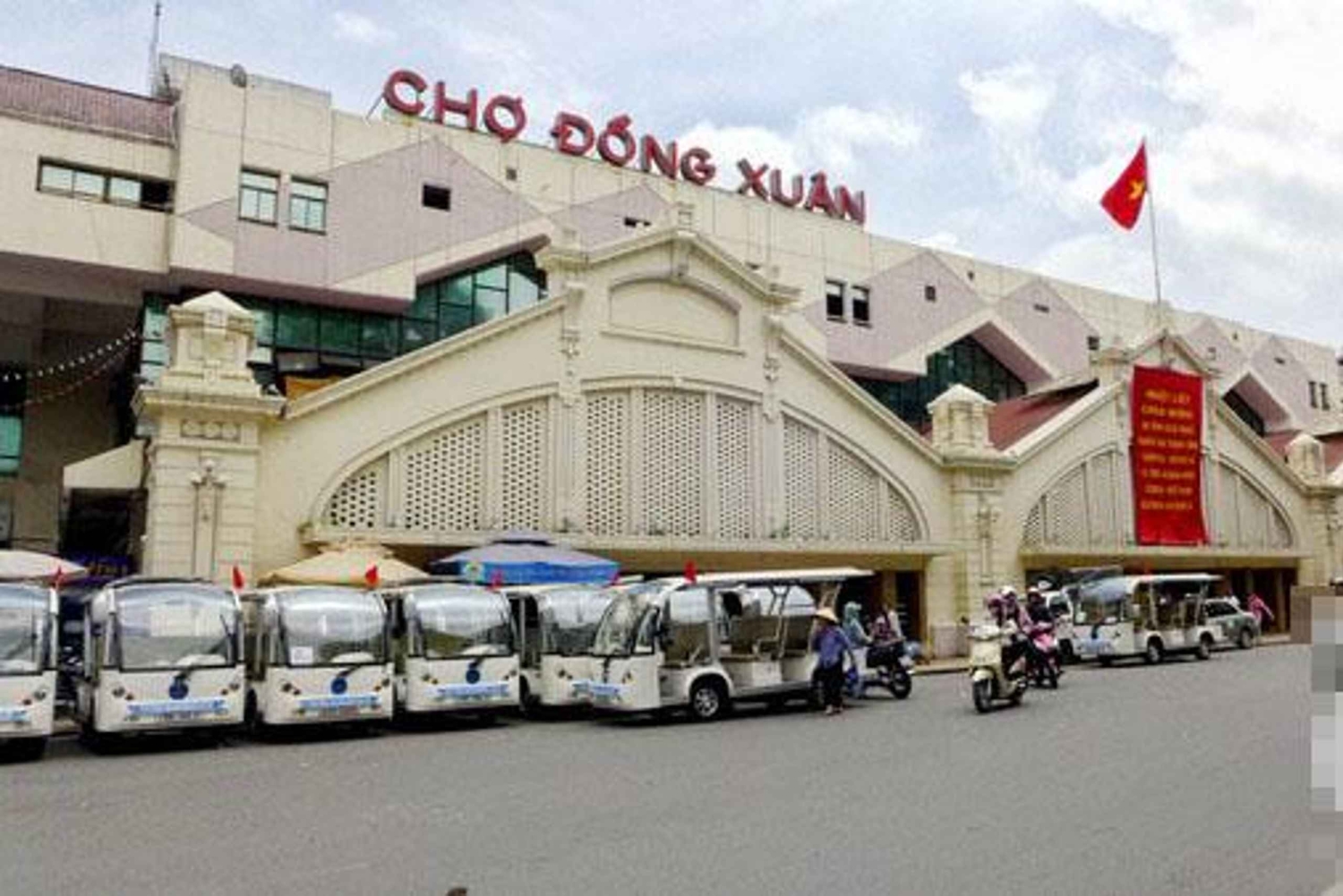 バイクで行く半日ハノイグルメツアー