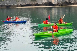 Halong Bay: dagcruise met zwemmen, maaltijd en kajakken
