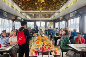 ハノイ発ハロン湾1日ツアー ビュッフェランチ＆アドベンチャー