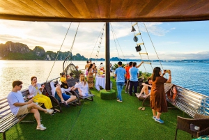 ハノイ発ハロン湾1日ツアー ビュッフェランチ＆アドベンチャー