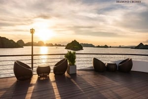 Hanoi: Halongbukta heldagstur med 5-stjerners Diamond Cruise