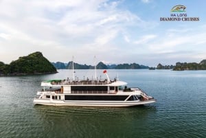 Hanoi: Halongbukta heldagstur med 5-stjerners Diamond Cruise