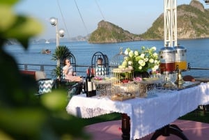 Halong Bay Luxury Cruise: Kayak&Swim,Cave, Party BEST SELLER