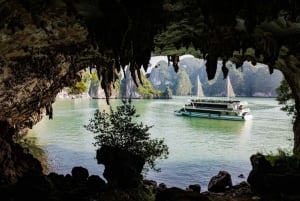 3-daagse cruise van 2 nachten in Ha Long Bay met privébalkon