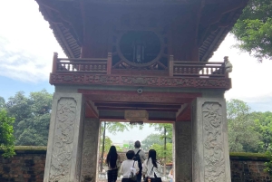 Halongbugten: Privat udflugt til Hanoi med frokost