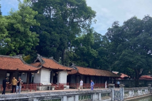 Halongbugten: Privat udflugt til Hanoi med frokost