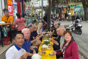 Halongbugten: Privat udflugt til Hanoi med frokost