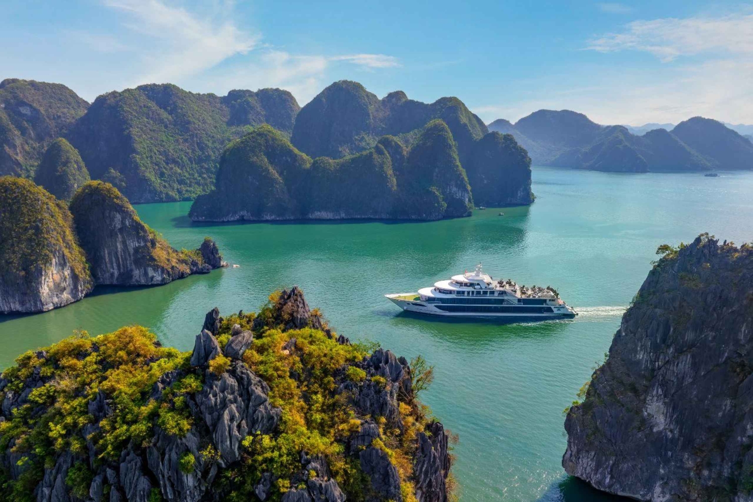 Crucero de lujo de 5 estrellas por la bahía de Halong con almuerzo bufé