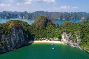 Bahías de Halong y Lan Ha: crucero prémium de 2 días y camarote con balcón