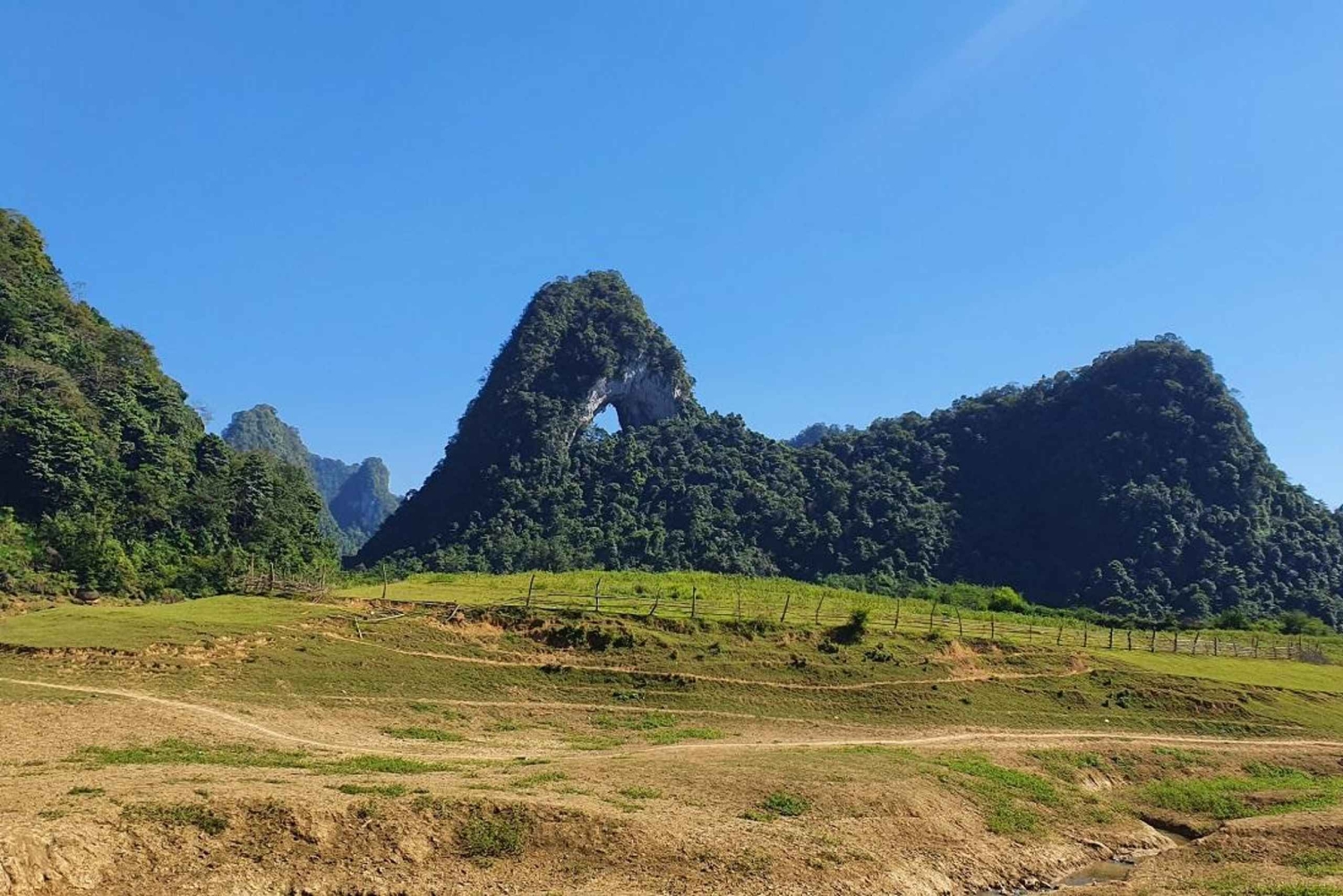 Hanoi: 2-Day Ban Gioc Guided Waterfall & Cave Tour with Food