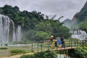 Hanoi: 2-Day Ban Gioc Guided Waterfall & Cave Tour with Food