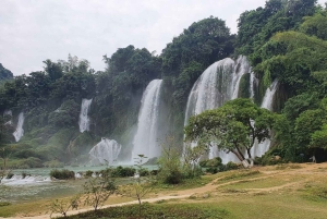 Hanoi: 2-Day Ban Gioc Guided Waterfall & Cave Tour with Food
