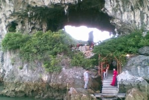 Hanoi: 2-dniowy rejs Bhaya Classic do zatoki Ha Long
