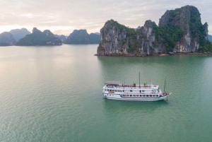 Hanoi: 2-Day Halong Bay Boutique Cruise with Kayaking
