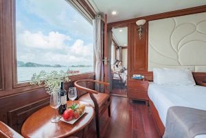 Hanoi: 2-Day Halong Bay Boutique Cruise with Kayaking