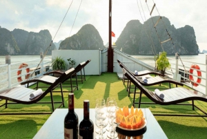 Hanoi: 2-Day Halong Bay Boutique Cruise with Kayaking