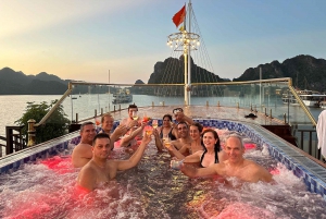 Hanoi: 2-Day Halong Bay Boutique Cruise with Kayaking
