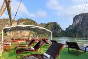Hanoi: 2-Day Halong Bay Boutique Cruise with Kayaking