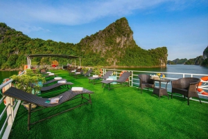 Hanoi: 2-Day Halong Bay Boutique Cruise with Kayaking