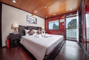 Hanoi: 2-Day Halong Bay Boutique Cruise with Kayaking
