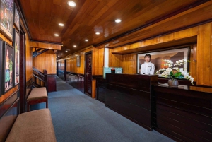 Hanoi: 2-Day Halong Bay Boutique Cruise with Kayaking