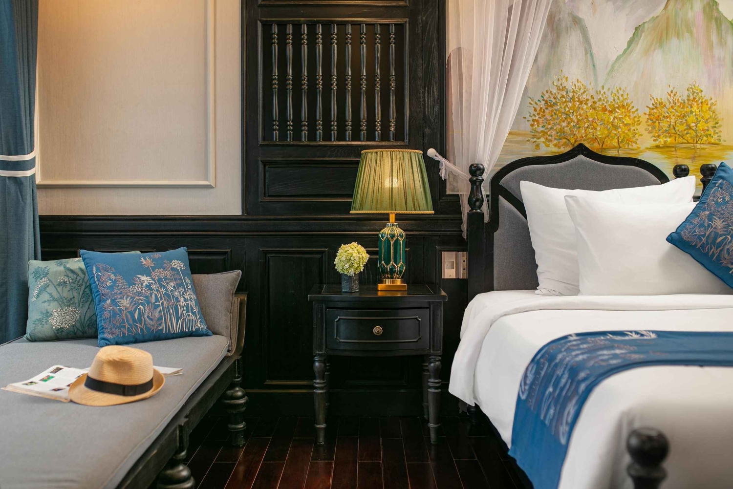 ハノイ：ハロン＆ランハ湾5つ星クルーズ2日間（バルコニー付