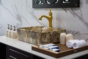 ハノイ：ハロン＆ランハ湾5つ星クルーズ2日間（バルコニー付