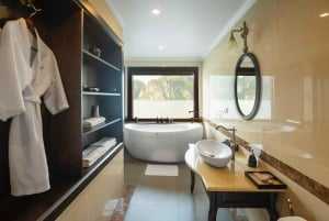 ハノイ：ハロン＆ランハ湾5つ星クルーズ2日間（バルコニー付