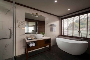 Hanói: crucero de 2 días por las bahías de Halong y Lan Ha