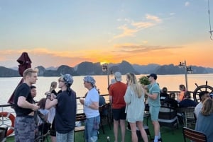Hanoi: 2-tägige 5-Sterne-Kreuzfahrt in Lan Ha, Ha Long Bay, mit Mahlzeiten und Kabine