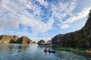 Hanoi: 2-dagers luksuscruise i Bai Tu Long Bay-grotten og kajakkpadling