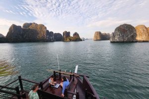 Hanoi: 2-dagers luksuscruise i Bai Tu Long Bay-grotten og kajakkpadling