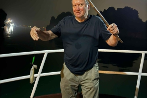 Hanoi: 2-dagers luksuscruise i Bai Tu Long Bay-grotten og kajakkpadling