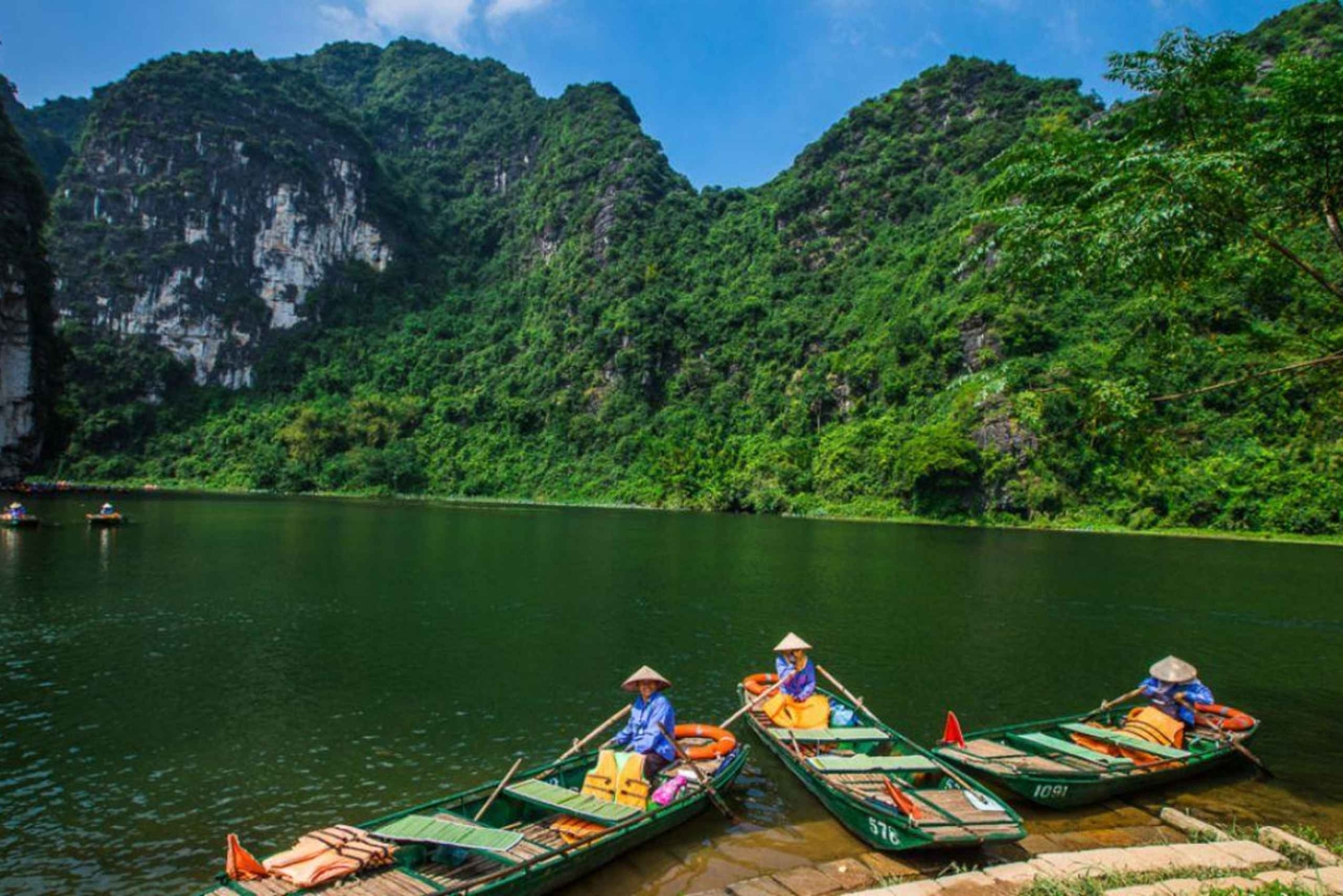Hanoi: 2-Day Trang An, Bai Dinh & Yen Tu Buddhist Tour
