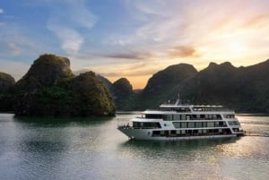 Hanoi: crucero de 3 días por Ha Long/Bahía de Lan Ha con balcón privado.