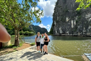 Hanói: Excursão de 3 dias à Baía de Lan Ha, Ninh Binh, em grupo pequeno