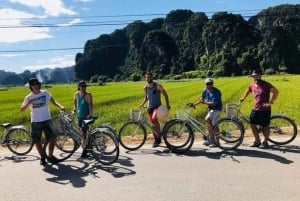 Hanoi: escursione di 3 giorni a Ninh Binh e crociera a 5 stelle nella baia di Ha Long