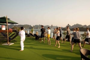 Hanói: Crucero de 5 estrellas de 3 días por Ninh Binh, Ha Long y la bahía de Lan Ha