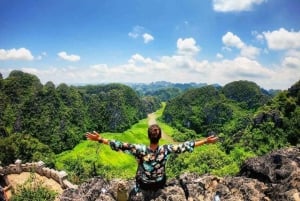 Hanói: Crucero de 5 estrellas de 3 días por Ninh Binh, Ha Long y la bahía de Lan Ha