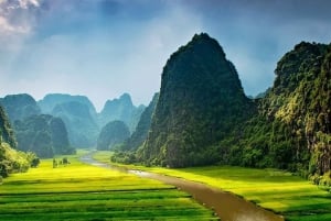 Hanói: Crucero de 5 estrellas de 3 días por Ninh Binh, Ha Long y la bahía de Lan Ha