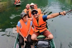 Hanoi: crociera di 3 giorni a Ninh Binh e 5 stelle nella baia di Ha Long con pasti inclusi