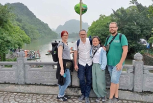 Hanoi: crociera di 3 giorni a Ninh Binh e 5 stelle nella baia di Ha Long con pasti inclusi