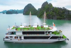 Hanoi: crociera a 5 stelle nella baia di Halong con pranzo, jacuzzi e party