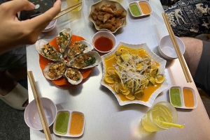 Hanoi: 7 Tastings Street Food Tour met Train Street