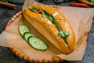 Hanoi: 7 Tastings Street Food Tour met Train Street