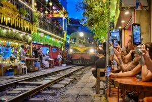 Hanoi: Short tour with a local friend and Train Street visit