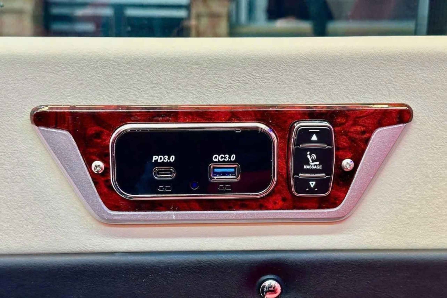 Aeropuerto de Hanoi: Traslado a/desde Sapa en limusina de lujo