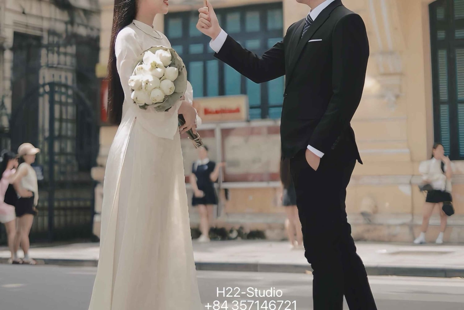 Hanoi: Ao Dai-fotografering med sminke og tilbehør